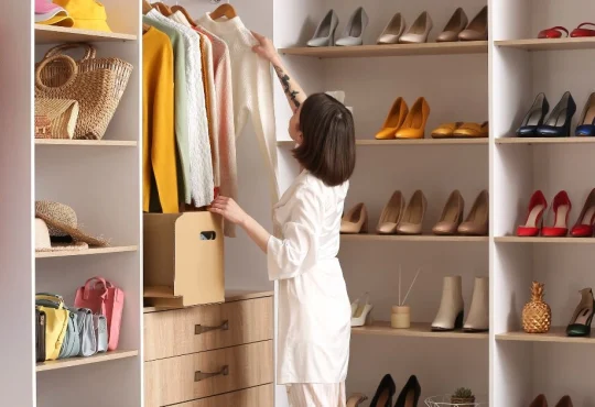 Ultimate Capsule Wardrobe Guide: Buy Less, Dress Better